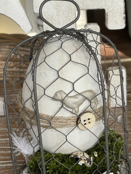 Ei aus Ton mit 3D Dackel mit Drahtglosche